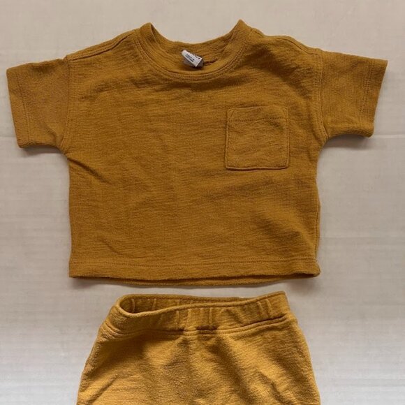 Baby Boy's Old Navy Summer Outfit Bundle - Yellow Top & Floral Shorts - Size 3-6 - Picture 2 of 7